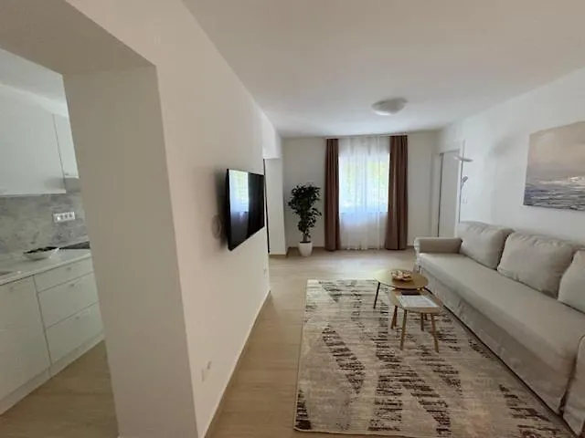Tatjana Center Pula