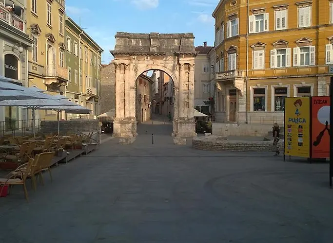 Tatjana Center